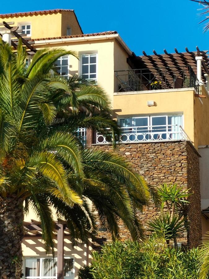 Superbe Appartement Avec Vue Mer Et Piscine Saint-Raphael  Exterior photo